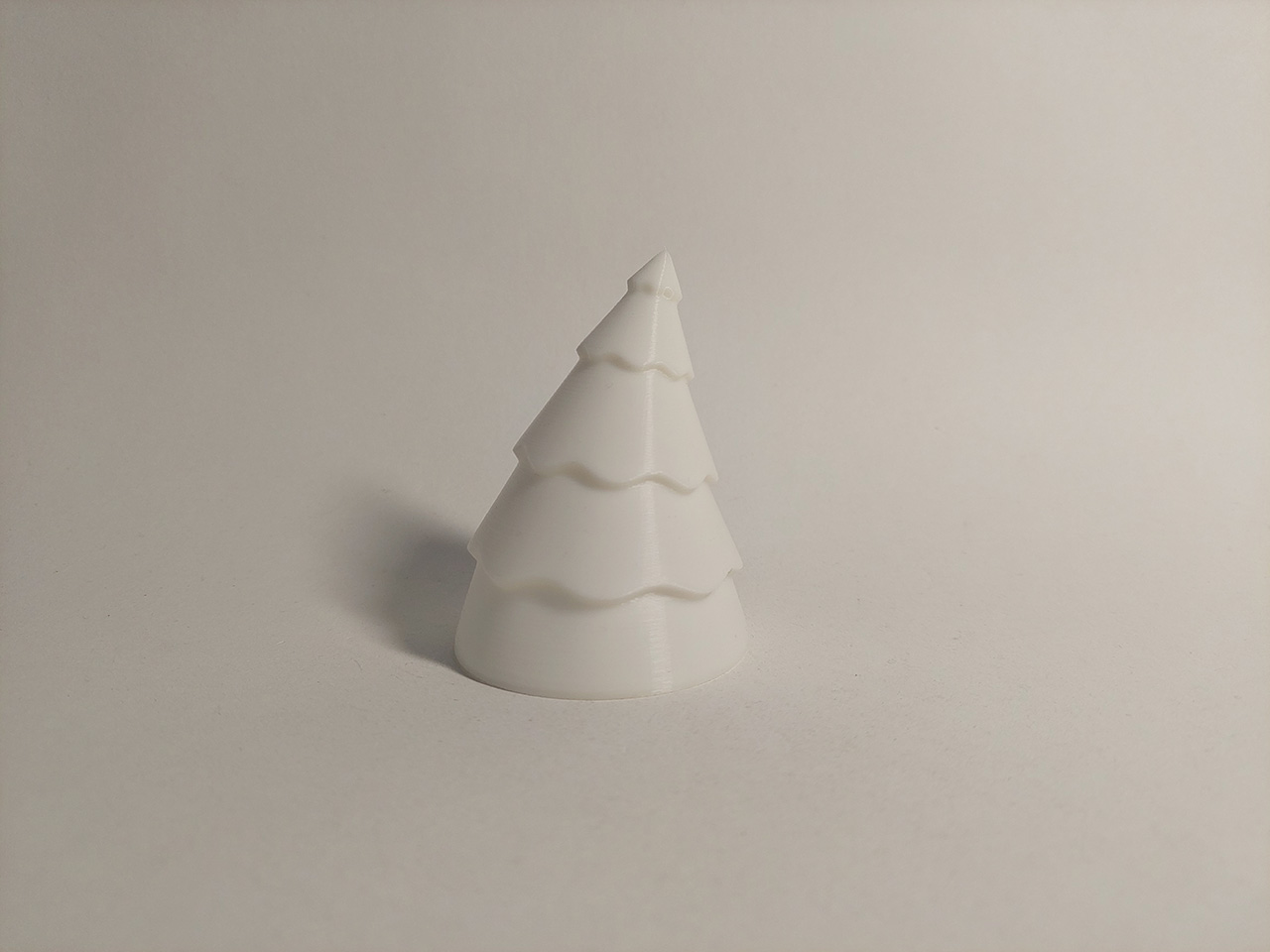 Eglute pasvirusi 18005-2