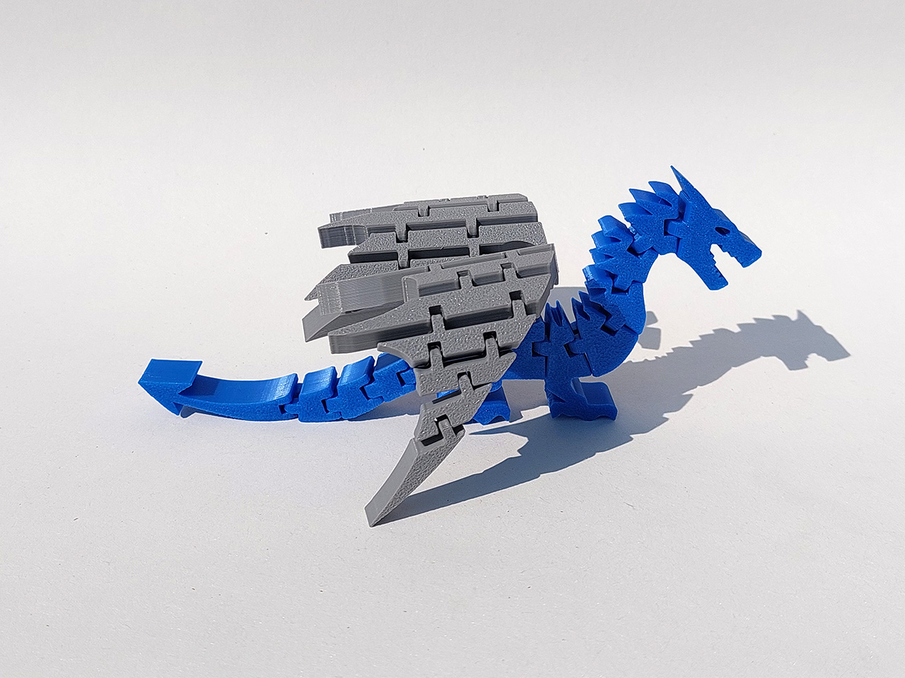 Lankstus drakonas su sparnais 14001-2